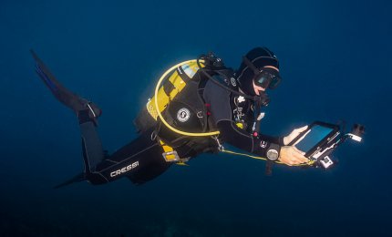 ESPLORARE I FONDALI MARINI CON TABLET E REALTÀ AUMENTATA