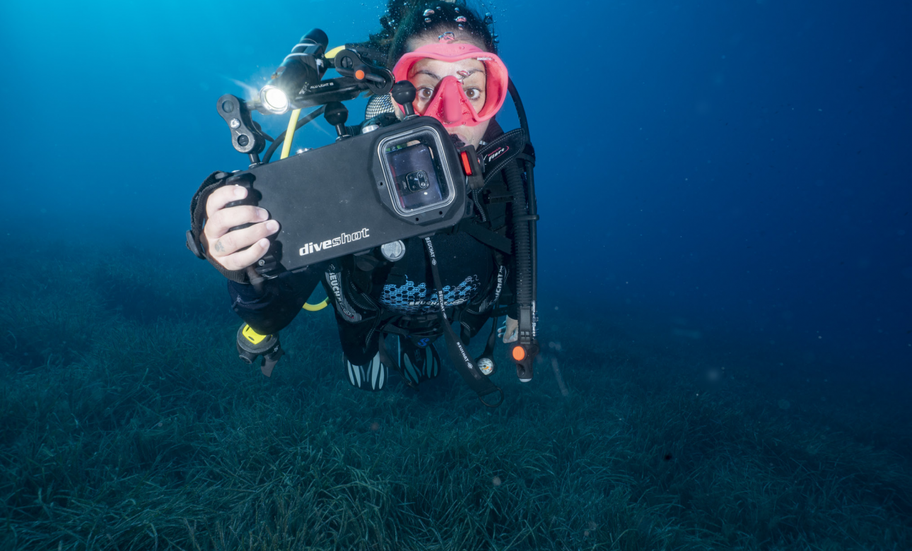 How to better take photos underwater with the smartphone and some suggestions